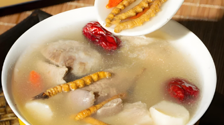 吃鮮冬蟲(chóng)夏草會(huì)臉過(guò)敏嗎？